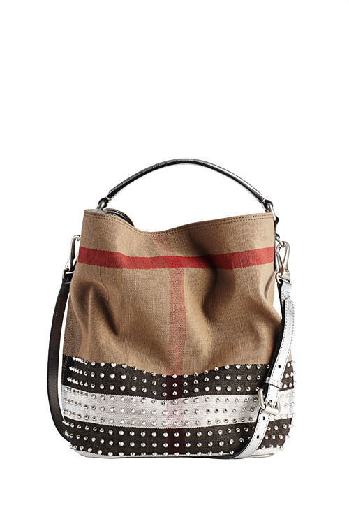 4_Burberry_loves_Printemps_Limited_Editio_010