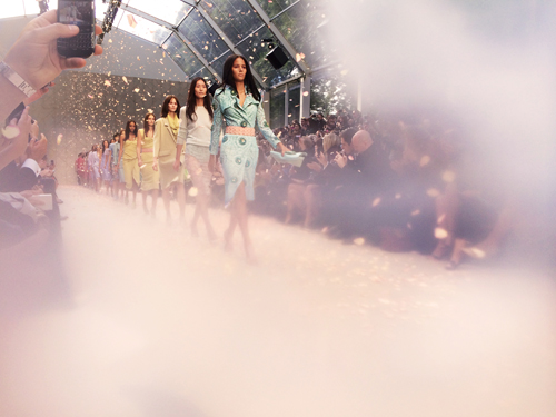 Ambient_image_of_the_Burberry_Prorsum_Womenswear_Spring_Summer_2014_Sho_006