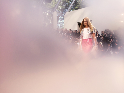 Ambient_image_of_the_Burberry_Prorsum_Womenswear_Spring_Summer_2014_Sho_007