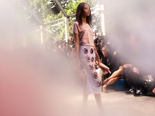 Ambient_image_of_the_Burberry_Prorsum_Womenswear_Spring_Summer_2014_Sho_010