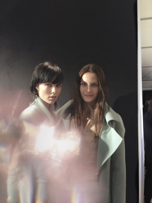 Backstage_at_the_Burberry_Prorsum_Womenswear_Spring_Summer_2014_Sho_002