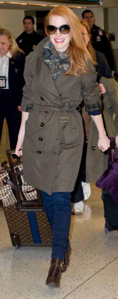 Jessica_Chastain_wearing_Burberry_at_JFK_airport_New_York_15th_January_2013_