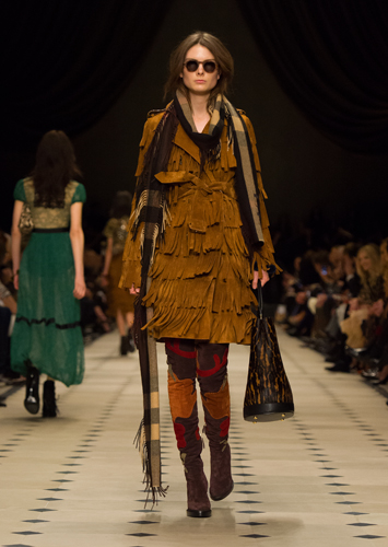 Burberry-Womenswear-Autumn_Winter-2015-Collection-Look-41