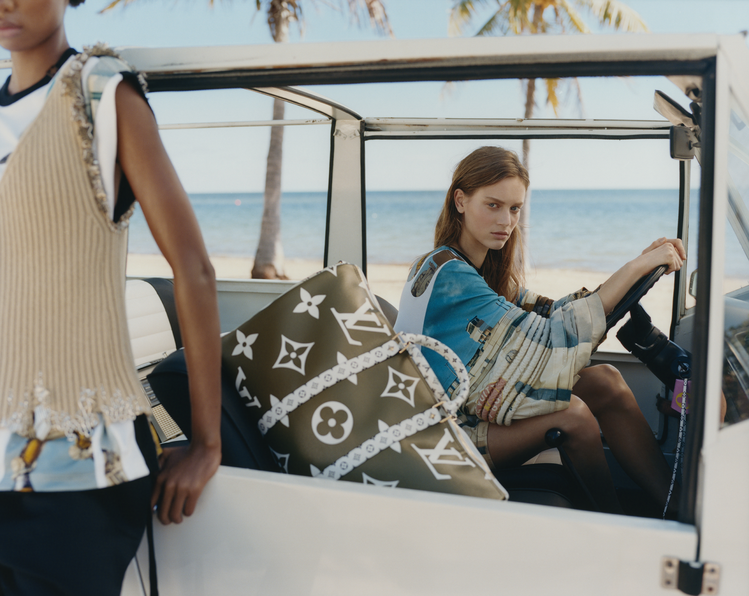Summer capsule:Louis Vuitton Monogram motif becomes summer. - ZOE Magazine