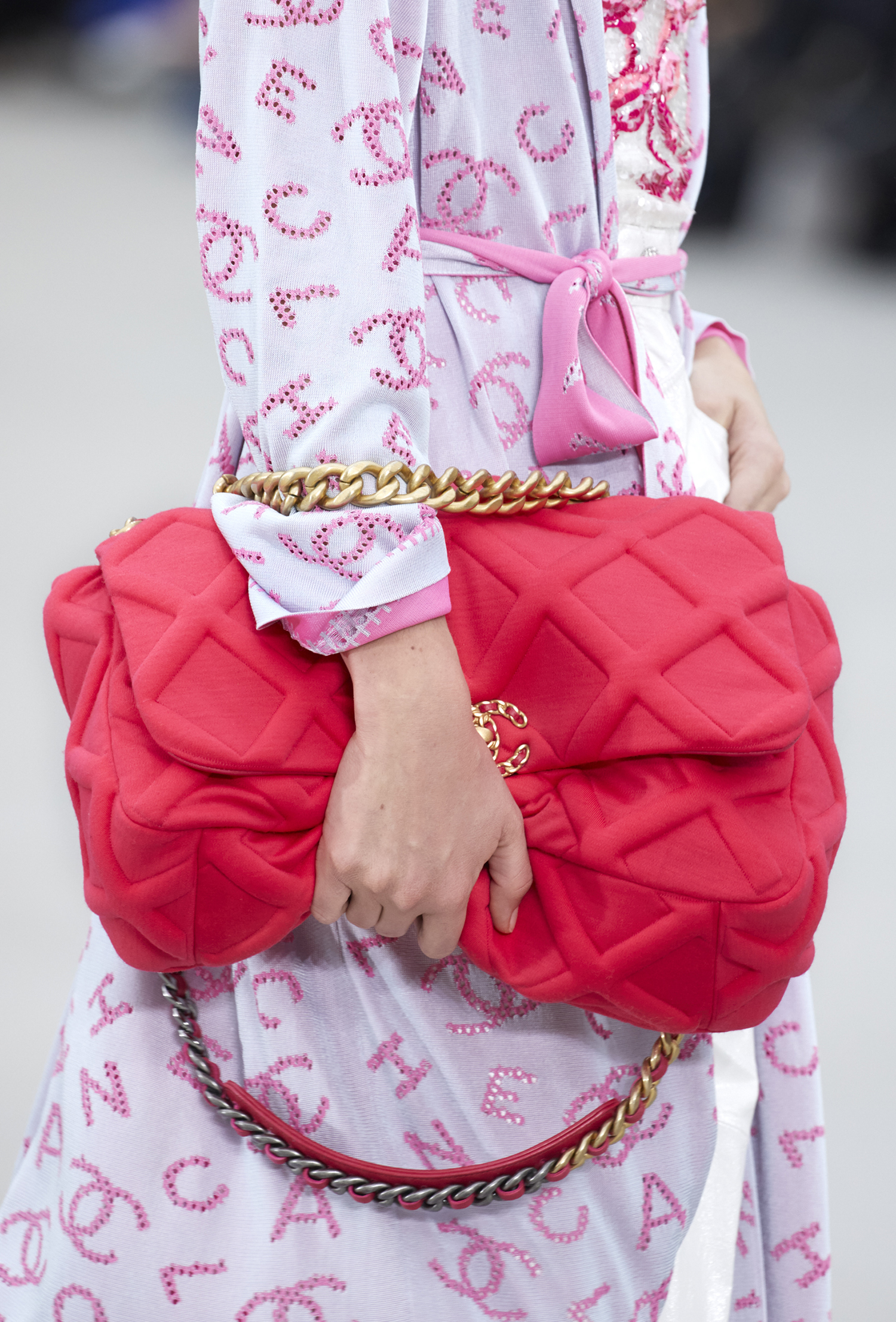 Everything you need to know about Chanel's Chanel 19 Bags 2023 - Luxe Front