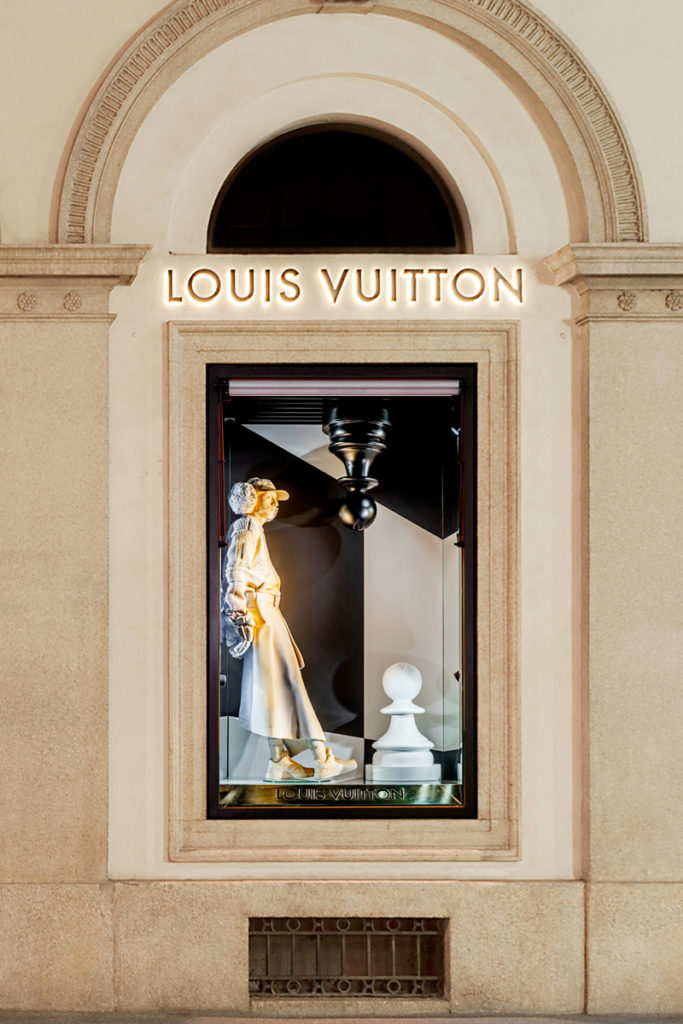 An airplane glides over the Louis Vuitton courtyard: a tribute to Virgil  Abloh - ZOE Magazine