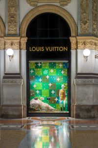 Louis Vuitton celebrates its founder's 200th birthday with a massive Lego  cake. Made from 32,000 lego bricks, it comes encased in a bespoke LV trunk.  - Luxurylaunches